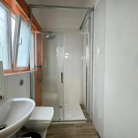 Dragon's Den Hostel